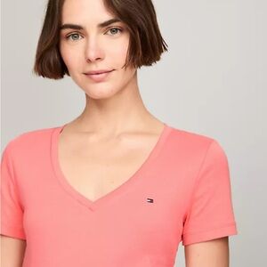 Women’s Medium Tommy Hilfiger V-neck